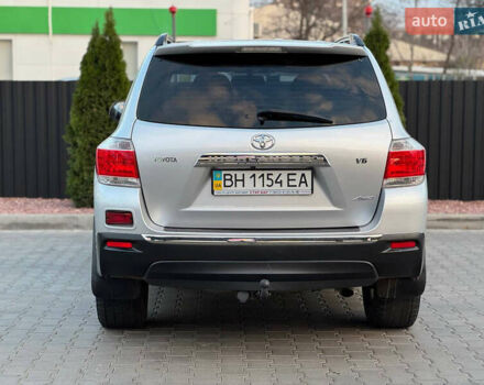 Серый Тойота Хайлендер, объемом двигателя 3.46 л и пробегом 206 тыс. км за 13800 $, фото 9 на Automoto.ua
