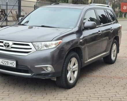 Серый Тойота Хайлендер, объемом двигателя 3.46 л и пробегом 200 тыс. км за 13700 $, фото 4 на Automoto.ua