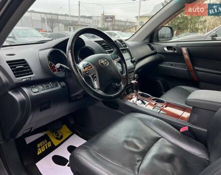 Сірий Тойота Хайлендер, об'ємом двигуна 3.46 л та пробігом 247 тис. км за 17900 $, фото 10 на Automoto.ua