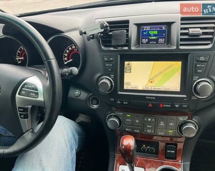 Серый Тойота Хайлендер, объемом двигателя 3.46 л и пробегом 252 тыс. км за 16900 $, фото 16 на Automoto.ua