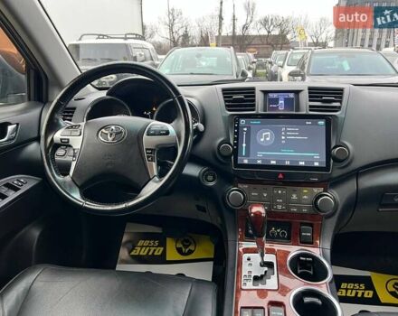 Сірий Тойота Хайлендер, об'ємом двигуна 3.46 л та пробігом 247 тис. км за 17900 $, фото 12 на Automoto.ua