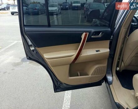 Сірий Тойота Хайлендер, об'ємом двигуна 3.46 л та пробігом 202 тис. км за 13000 $, фото 20 на Automoto.ua