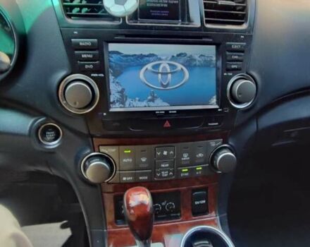 Сірий Тойота Хайлендер, об'ємом двигуна 3.46 л та пробігом 205 тис. км за 12600 $, фото 4 на Automoto.ua