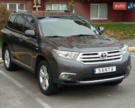 Сірий Тойота Хайлендер, об'ємом двигуна 3.46 л та пробігом 202 тис. км за 13000 $, фото 3 на Automoto.ua