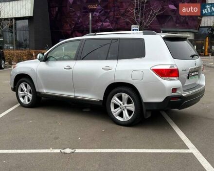 Серый Тойота Хайлендер, объемом двигателя 3.46 л и пробегом 235 тыс. км за 18490 $, фото 4 на Automoto.ua