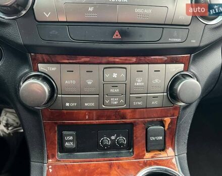 Серый Тойота Хайлендер, объемом двигателя 3.46 л и пробегом 235 тыс. км за 18490 $, фото 19 на Automoto.ua