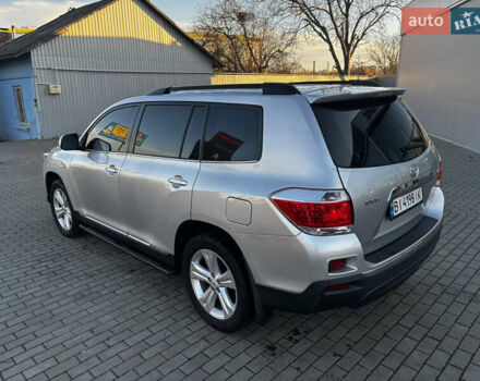 Серый Тойота Хайлендер, объемом двигателя 3.5 л и пробегом 244 тыс. км за 14000 $, фото 7 на Automoto.ua