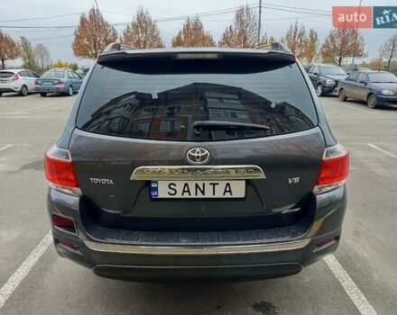 Сірий Тойота Хайлендер, об'ємом двигуна 3.46 л та пробігом 202 тис. км за 13000 $, фото 5 на Automoto.ua