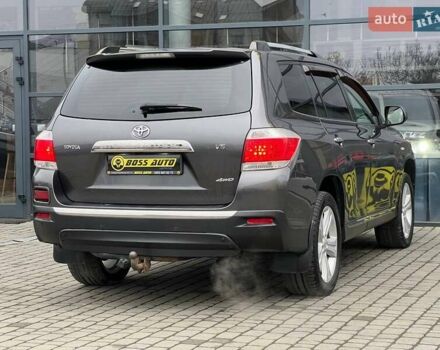 Сірий Тойота Хайлендер, об'ємом двигуна 3.46 л та пробігом 247 тис. км за 17900 $, фото 6 на Automoto.ua