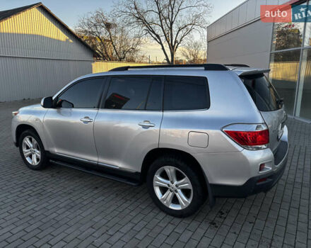 Серый Тойота Хайлендер, объемом двигателя 3.5 л и пробегом 244 тыс. км за 14000 $, фото 6 на Automoto.ua