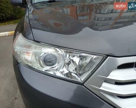 Сірий Тойота Хайлендер, об'ємом двигуна 3.46 л та пробігом 202 тис. км за 13000 $, фото 2 на Automoto.ua