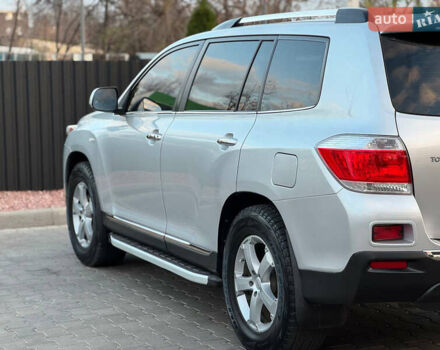 Серый Тойота Хайлендер, объемом двигателя 3.46 л и пробегом 206 тыс. км за 13800 $, фото 12 на Automoto.ua