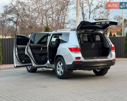 Серый Тойота Хайлендер, объемом двигателя 3.46 л и пробегом 206 тыс. км за 13800 $, фото 22 на Automoto.ua