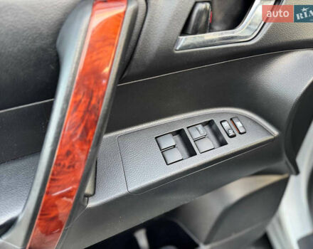 Серый Тойота Хайлендер, объемом двигателя 3.46 л и пробегом 206 тыс. км за 13800 $, фото 33 на Automoto.ua