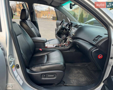 Серый Тойота Хайлендер, объемом двигателя 3.46 л и пробегом 206 тыс. км за 13800 $, фото 37 на Automoto.ua