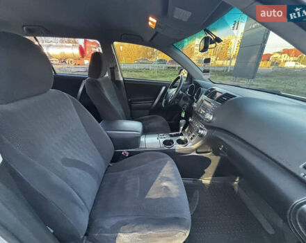 Серый Тойота Хайлендер, объемом двигателя 3.5 л и пробегом 244 тыс. км за 14000 $, фото 27 на Automoto.ua