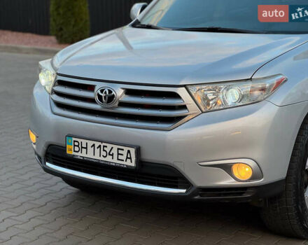 Серый Тойота Хайлендер, объемом двигателя 3.46 л и пробегом 206 тыс. км за 13800 $, фото 2 на Automoto.ua