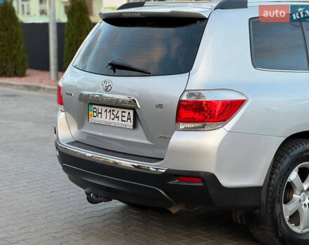 Серый Тойота Хайлендер, объемом двигателя 3.46 л и пробегом 206 тыс. км за 13800 $, фото 17 на Automoto.ua