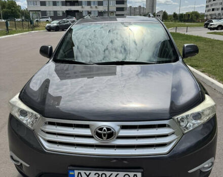 Серый Тойота Хайлендер, объемом двигателя 3.5 л и пробегом 140 тыс. км за 18500 $, фото 2 на Automoto.ua