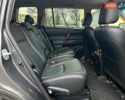 Сірий Тойота Хайлендер, об'ємом двигуна 3.46 л та пробігом 247 тис. км за 17900 $, фото 25 на Automoto.ua