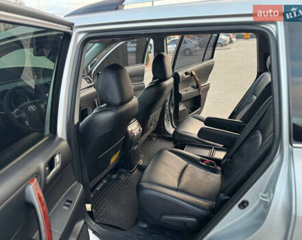 Серый Тойота Хайлендер, объемом двигателя 3.46 л и пробегом 206 тыс. км за 13800 $, фото 26 на Automoto.ua