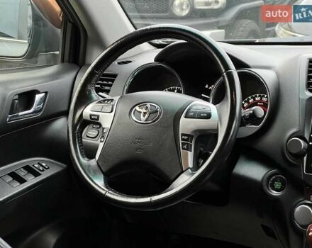 Сірий Тойота Хайлендер, об'ємом двигуна 3.46 л та пробігом 247 тис. км за 17900 $, фото 13 на Automoto.ua