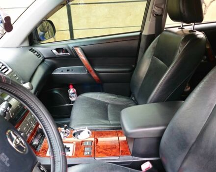 Серый Тойота Хайлендер, объемом двигателя 3.5 л и пробегом 155 тыс. км за 19500 $, фото 9 на Automoto.ua