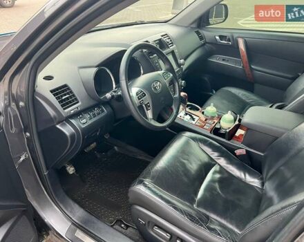 Серый Тойота Хайлендер, объемом двигателя 3.46 л и пробегом 252 тыс. км за 16900 $, фото 13 на Automoto.ua