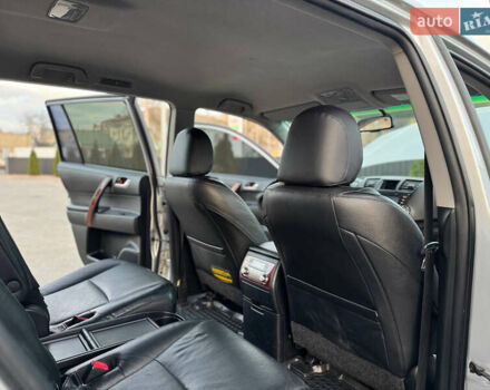 Серый Тойота Хайлендер, объемом двигателя 3.46 л и пробегом 206 тыс. км за 13800 $, фото 53 на Automoto.ua