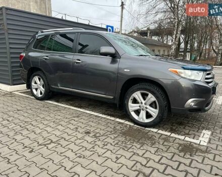 Серый Тойота Хайлендер, объемом двигателя 3.46 л и пробегом 252 тыс. км за 16900 $, фото 2 на Automoto.ua