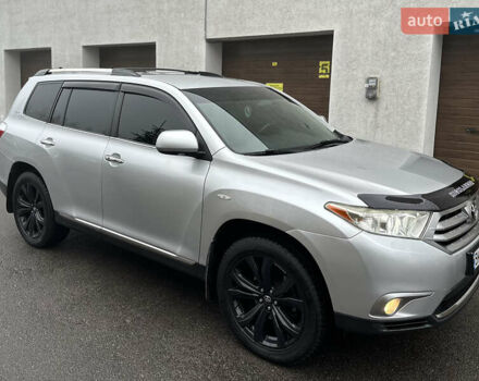 Серый Тойота Хайлендер, объемом двигателя 3.46 л и пробегом 290 тыс. км за 14999 $, фото 3 на Automoto.ua