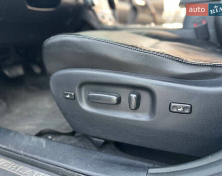 Серый Тойота Хайлендер, объемом двигателя 3.46 л и пробегом 206 тыс. км за 13800 $, фото 34 на Automoto.ua