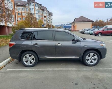 Сірий Тойота Хайлендер, об'ємом двигуна 3.46 л та пробігом 202 тис. км за 13000 $, фото 7 на Automoto.ua