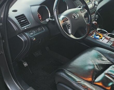 Сірий Тойота Хайлендер, об'ємом двигуна 2.2 л та пробігом 275 тис. км за 18300 $, фото 13 на Automoto.ua