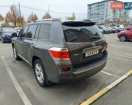 Сірий Тойота Хайлендер, об'ємом двигуна 3.46 л та пробігом 202 тис. км за 13000 $, фото 10 на Automoto.ua