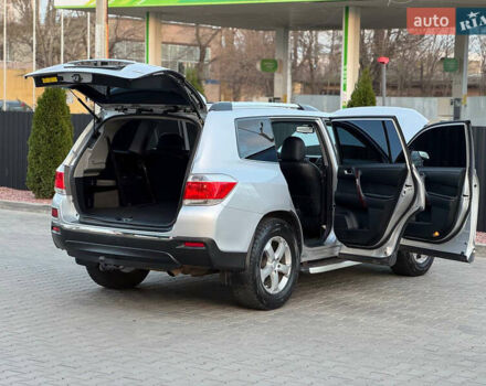 Серый Тойота Хайлендер, объемом двигателя 3.46 л и пробегом 206 тыс. км за 13800 $, фото 44 на Automoto.ua