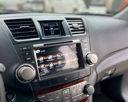 Серый Тойота Хайлендер, объемом двигателя 3.46 л и пробегом 146 тыс. км за 18500 $, фото 19 на Automoto.ua