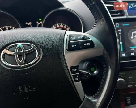 Сірий Тойота Хайлендер, об'ємом двигуна 3.46 л та пробігом 247 тис. км за 17900 $, фото 15 на Automoto.ua