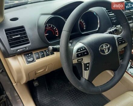 Сірий Тойота Хайлендер, об'ємом двигуна 3.46 л та пробігом 202 тис. км за 13000 $, фото 18 на Automoto.ua