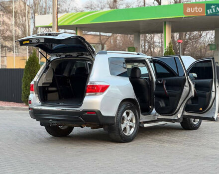 Серый Тойота Хайлендер, объемом двигателя 3.46 л и пробегом 206 тыс. км за 13800 $, фото 45 на Automoto.ua