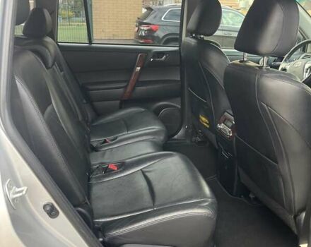 Сірий Тойота Хайлендер, об'ємом двигуна 3.46 л та пробігом 235 тис. км за 18999 $, фото 4 на Automoto.ua