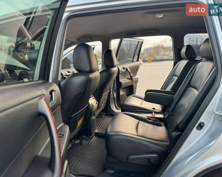 Серый Тойота Хайлендер, объемом двигателя 3.46 л и пробегом 206 тыс. км за 13800 $, фото 27 на Automoto.ua