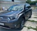 Сірий Тойота Хайлендер, об'ємом двигуна 3.46 л та пробігом 300 тис. км за 15500 $, фото 1 на Automoto.ua