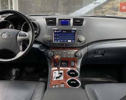 Серый Тойота Хайлендер, объемом двигателя 3.46 л и пробегом 204 тыс. км за 16619 $, фото 7 на Automoto.ua