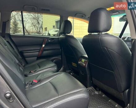 Сірий Тойота Хайлендер, об'ємом двигуна 3.46 л та пробігом 247 тис. км за 17900 $, фото 24 на Automoto.ua