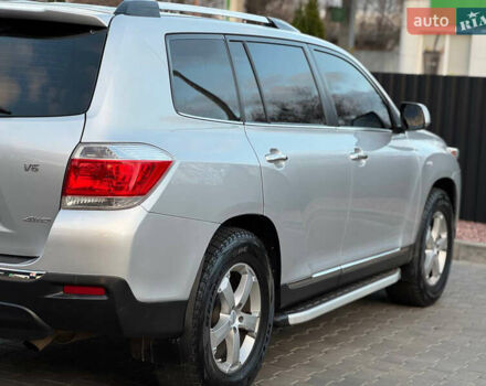 Серый Тойота Хайлендер, объемом двигателя 3.46 л и пробегом 206 тыс. км за 13800 $, фото 15 на Automoto.ua