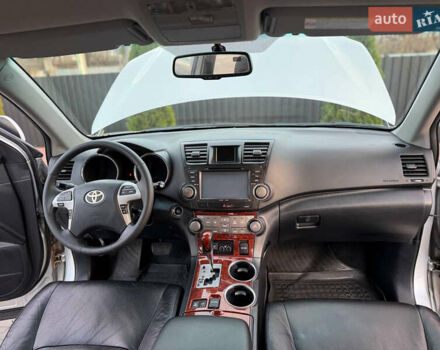 Серый Тойота Хайлендер, объемом двигателя 3.46 л и пробегом 206 тыс. км за 13800 $, фото 55 на Automoto.ua