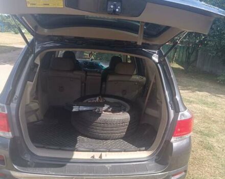 Серый Тойота Хайлендер, объемом двигателя 3.46 л и пробегом 290 тыс. км за 16000 $, фото 3 на Automoto.ua