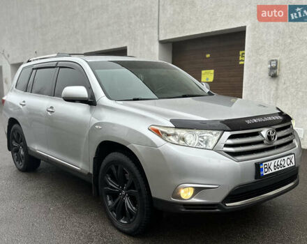 Серый Тойота Хайлендер, объемом двигателя 3.46 л и пробегом 290 тыс. км за 14999 $, фото 2 на Automoto.ua
