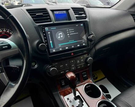 Сірий Тойота Хайлендер, об'ємом двигуна 3.5 л та пробігом 247 тис. км за 1790 $, фото 16 на Automoto.ua